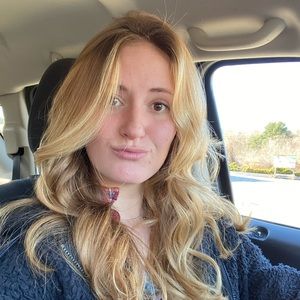 Meet your Posher, Casey